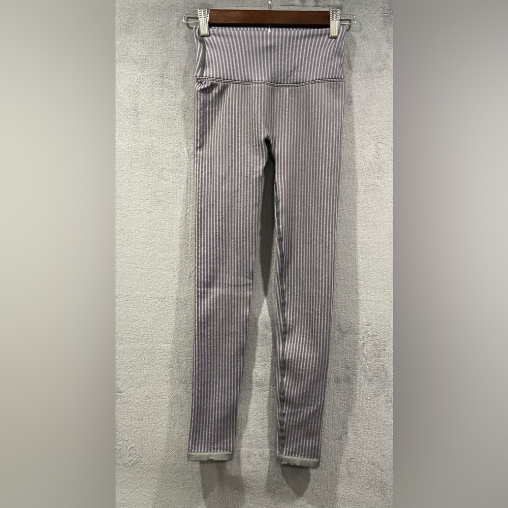 Fabletics High Waisted Seamless Rib Legging Iron Gray Lazy Iris Purple Sz XS NWT